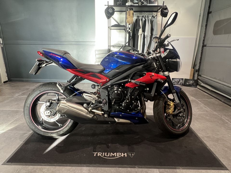TRIUMPH STREET TRIPLE 675 R 4