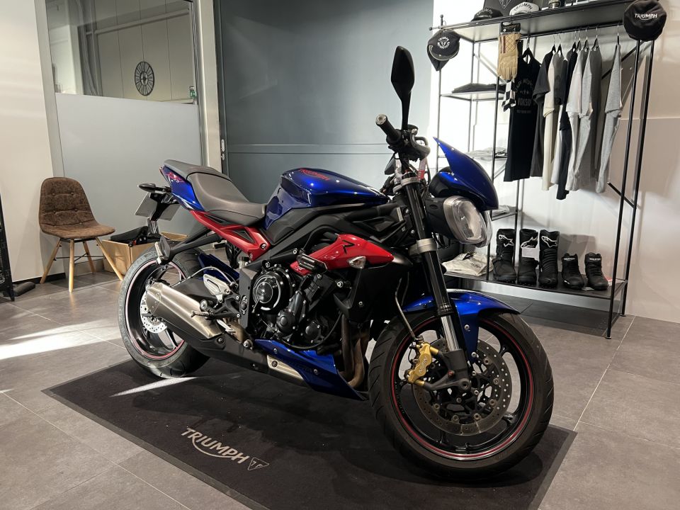 TRIUMPH STREET TRIPLE 675 R 4