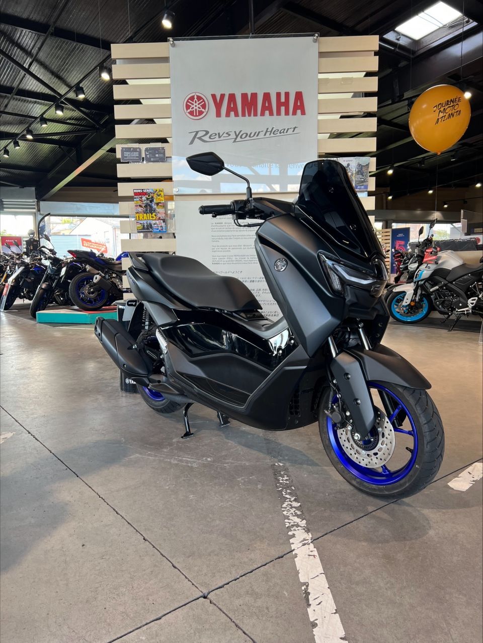YAMAHA NMAX 125 4
