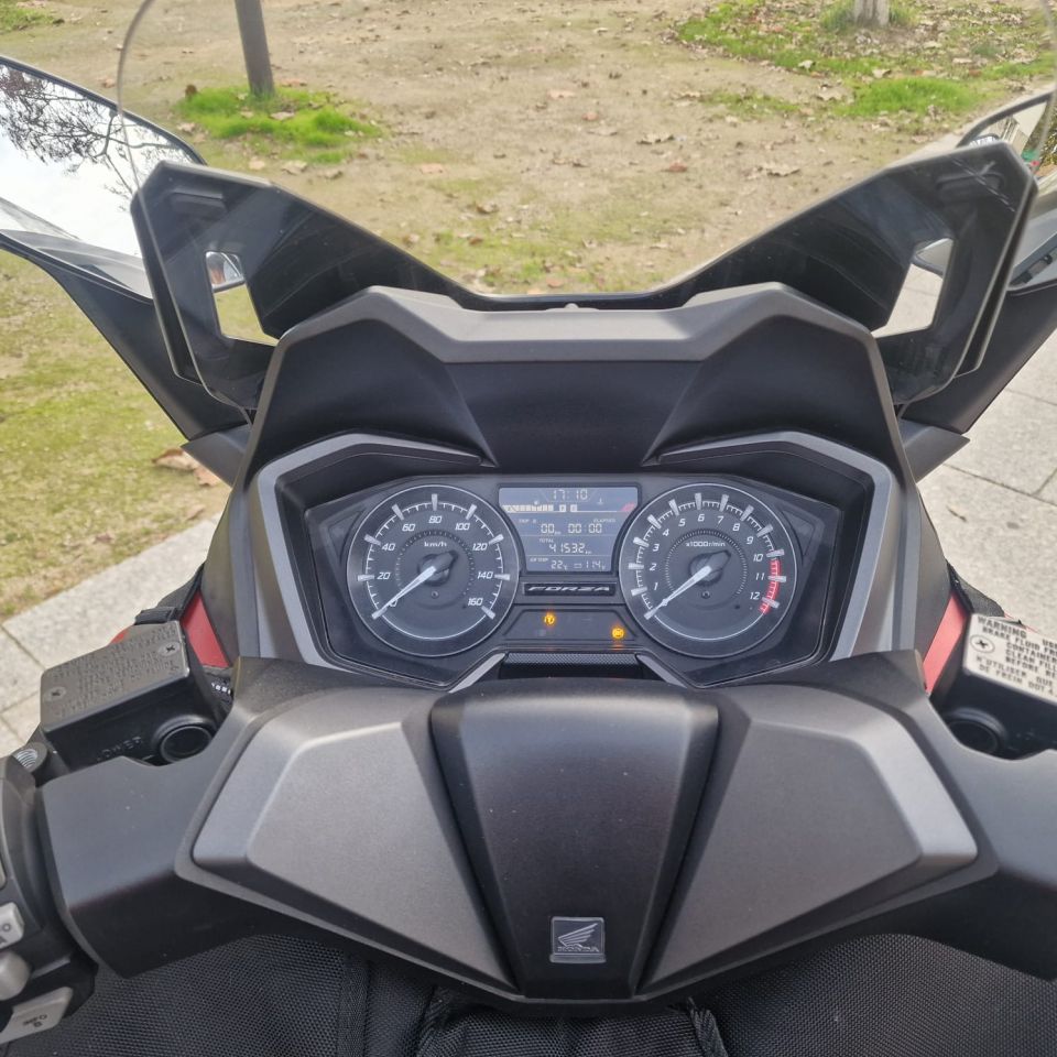 HONDA NSS FORZA 125 4