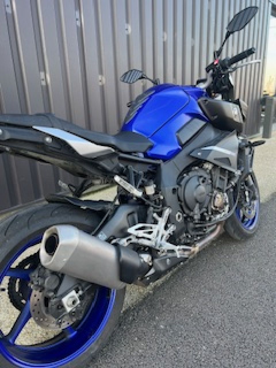 YAMAHA MT-10 4