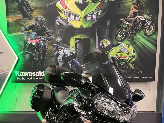 KAWASAKI GTR 1400 4