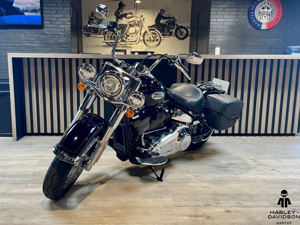 HARLEY-DAVIDSON SOFTAIL HERITAGE 1868 CLASSIC 4