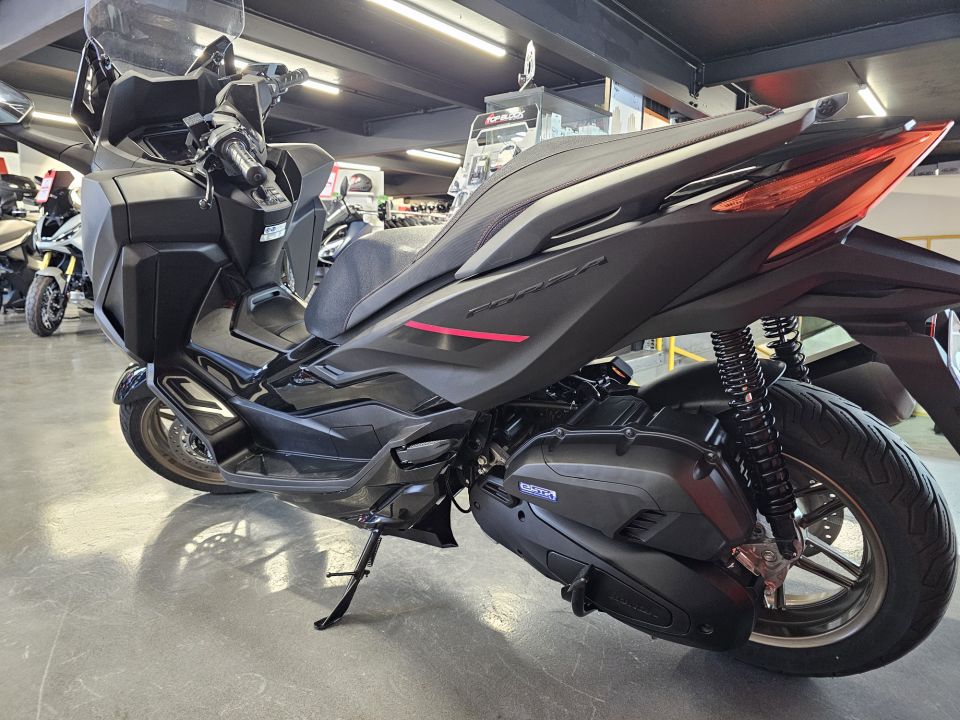 HONDA NSS FORZA 125 4