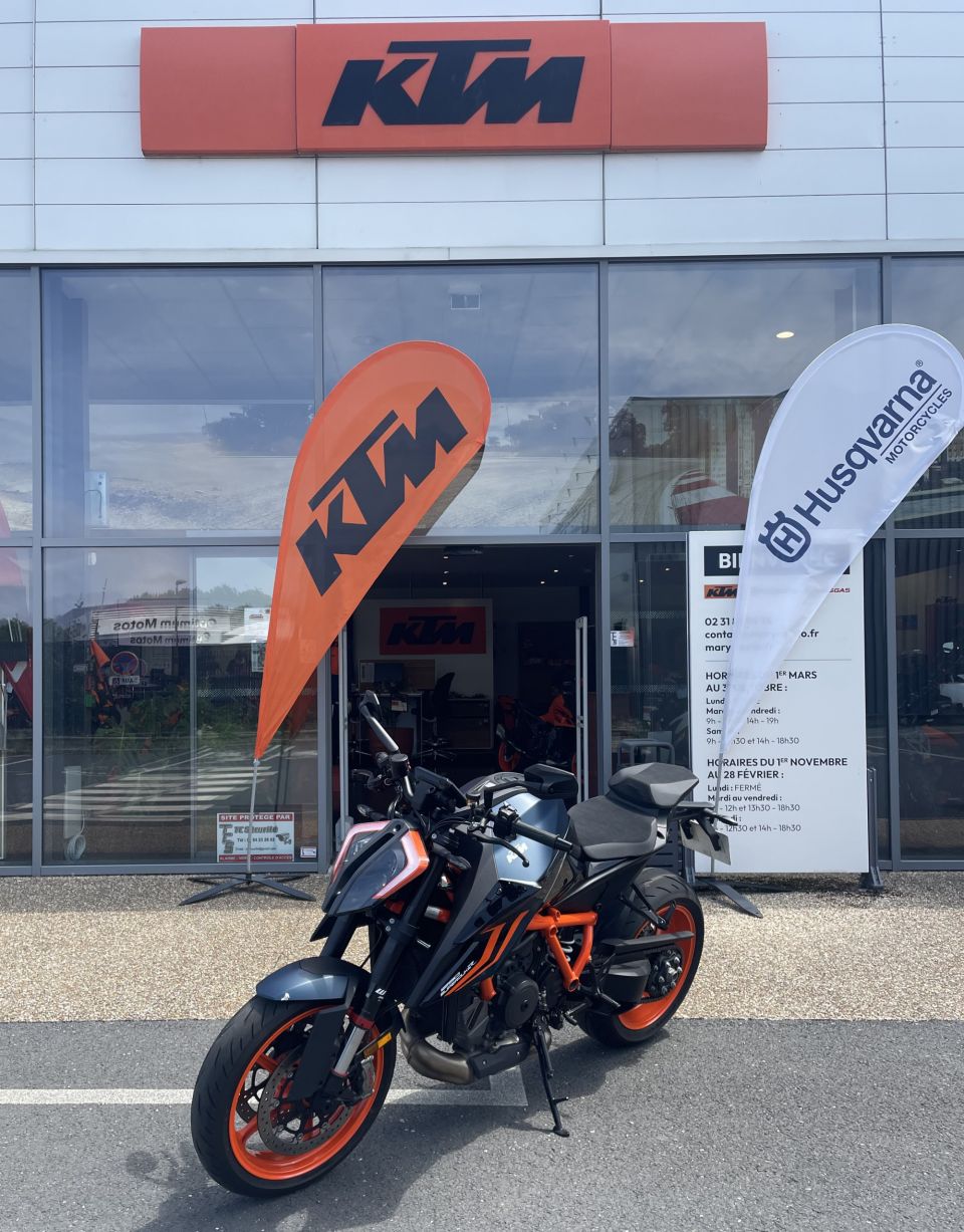 KTM 1290 SUPER DUKE R 4