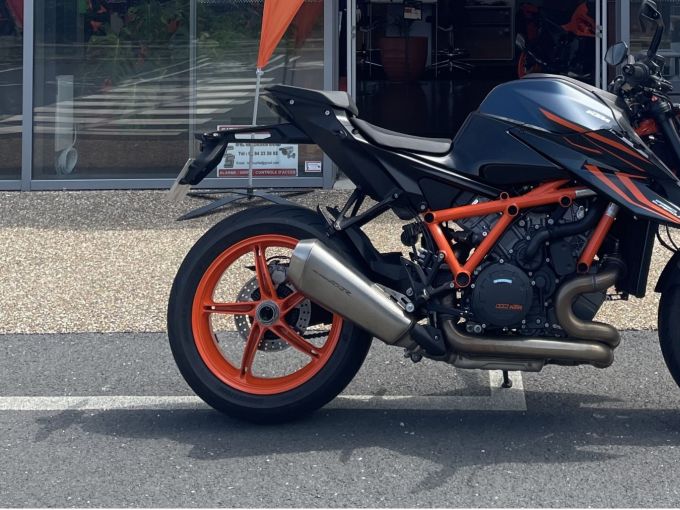KTM 1290 SUPER DUKE R 4