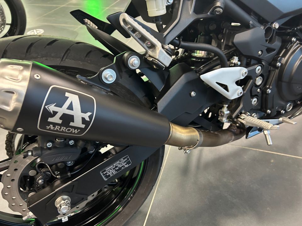 KAWASAKI NINJA 400 4