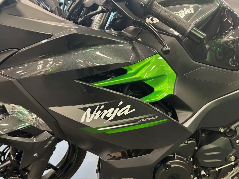 KAWASAKI NINJA 400 4
