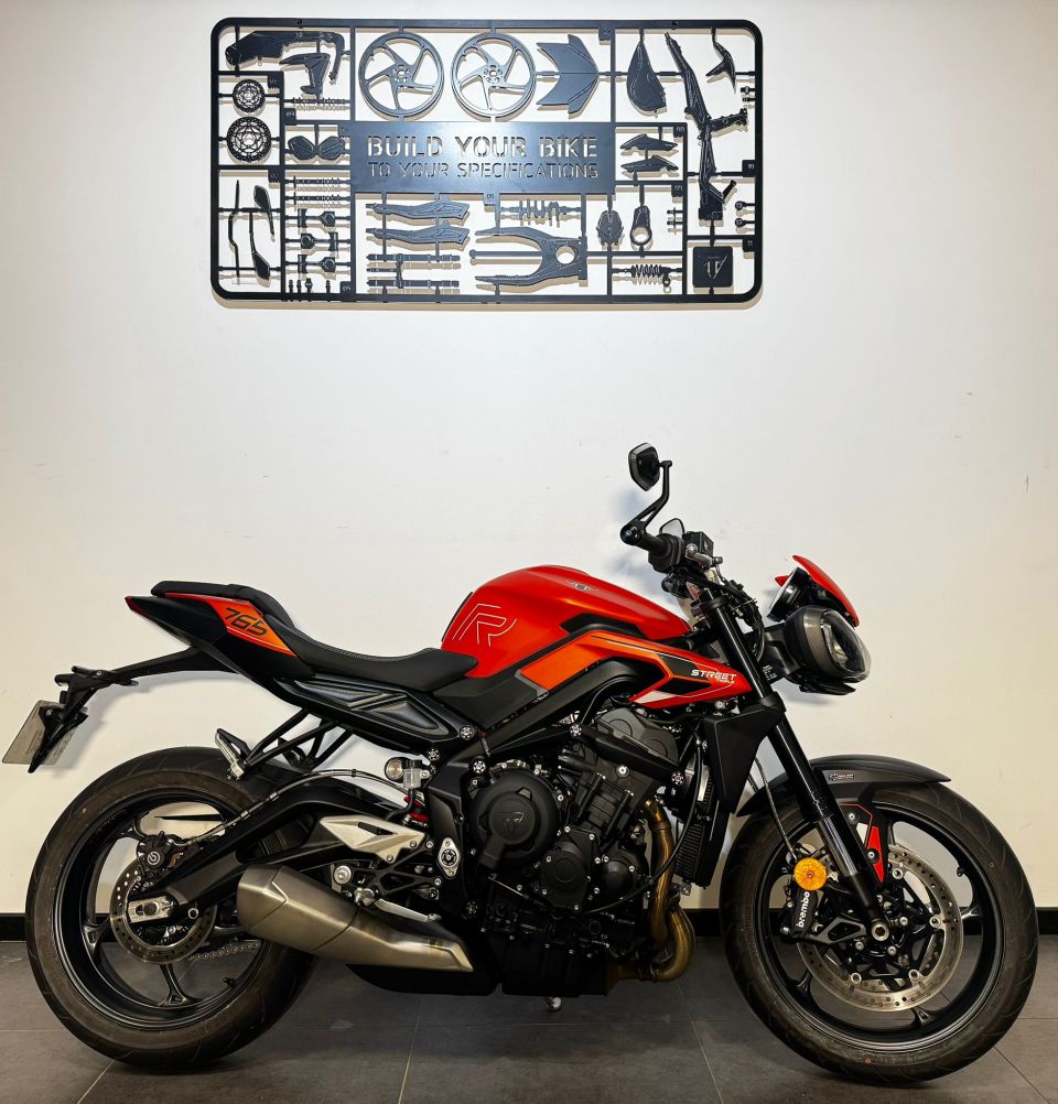 TRIUMPH STREET TRIPLE 765 R 4
