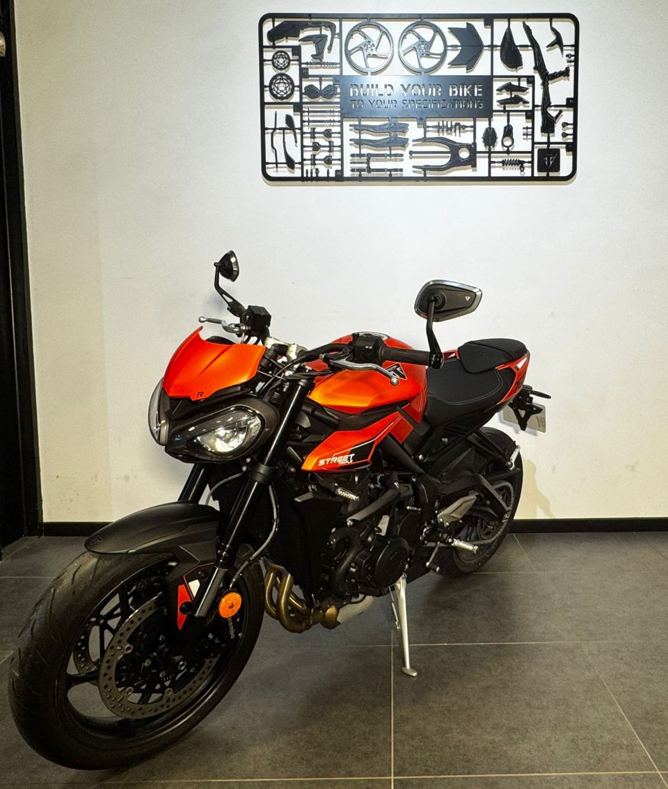 TRIUMPH STREET TRIPLE 765 R 4