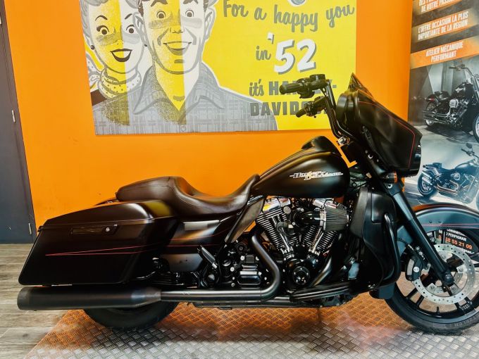 HARLEY-DAVIDSON TOURING STREET GLIDE 1690 SPECIAL 4