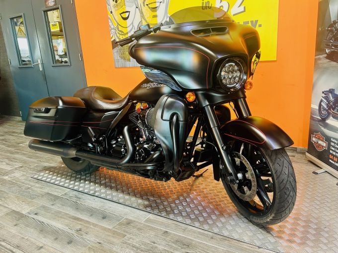 HARLEY-DAVIDSON TOURING STREET GLIDE 1690 SPECIAL 4