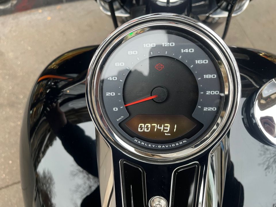 HARLEY-DAVIDSON SOFTAIL SPORT GLIDE 1745 4