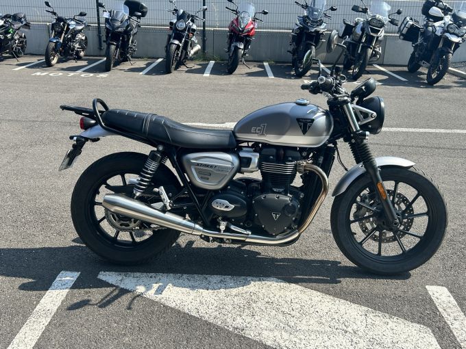 TRIUMPH STREET TWIN 900 EC1 Edition 4