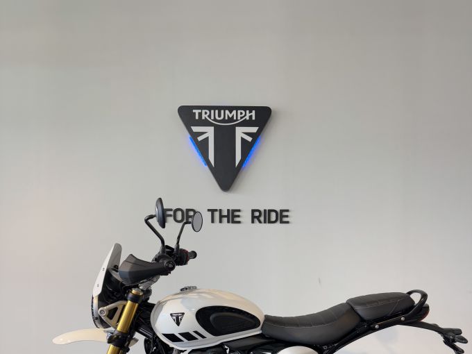 TRIUMPH Scrambler 400 XC 4