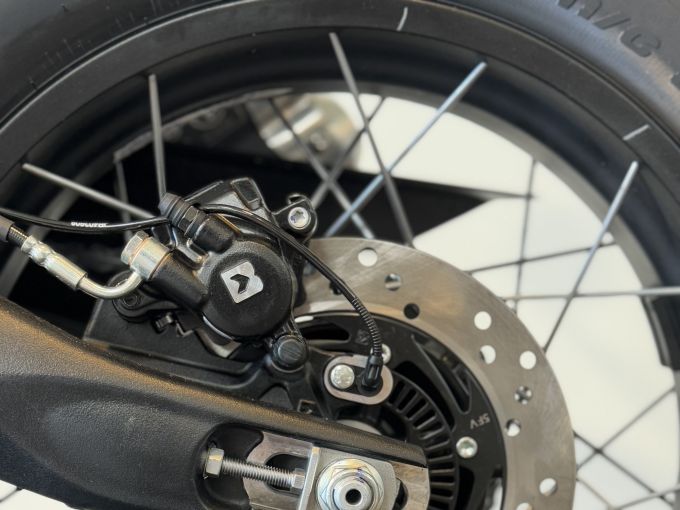 TRIUMPH Scrambler 400 XC 4