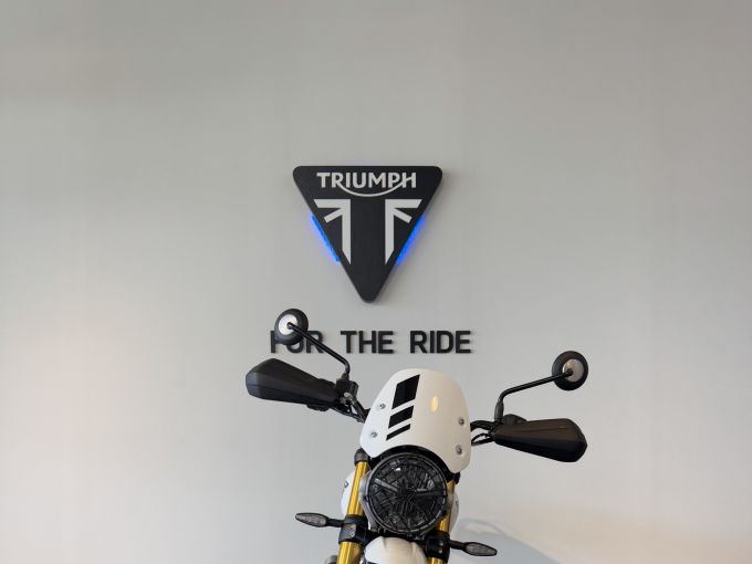 TRIUMPH Scrambler 400 XC 4