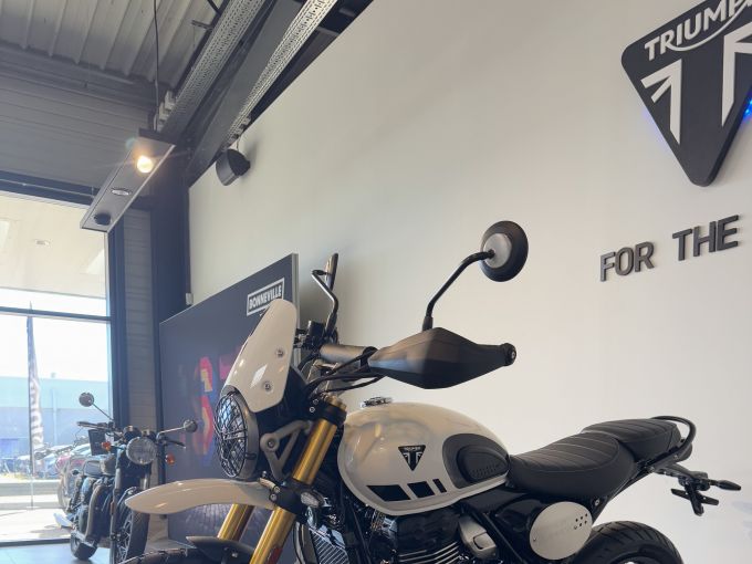 TRIUMPH Scrambler 400 XC 4