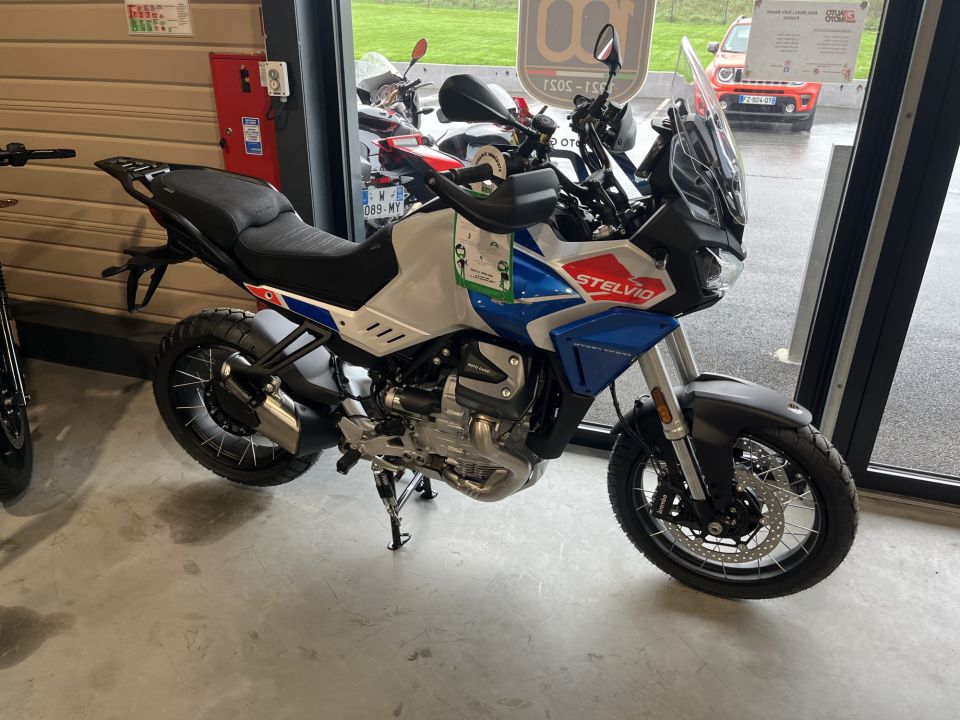 MOTO GUZZI STELVIO 1100 4