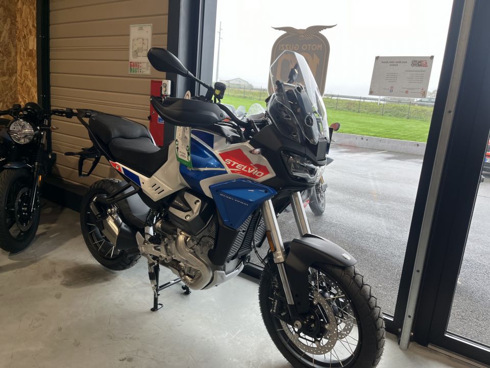 MOTO GUZZI STELVIO 1100 4