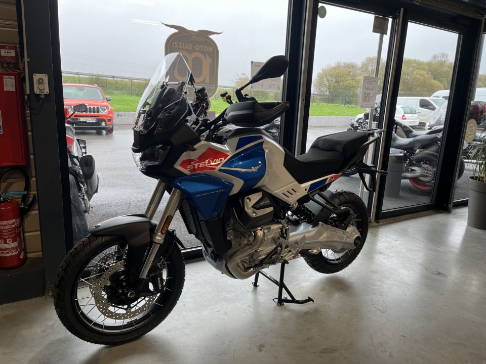 MOTO GUZZI STELVIO 1100 4