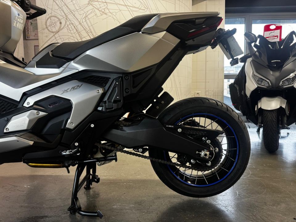 HONDA X-ADV 4