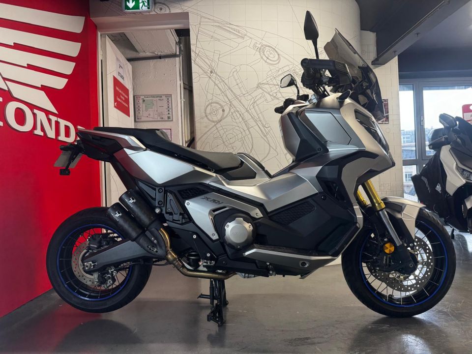 HONDA X-ADV 4