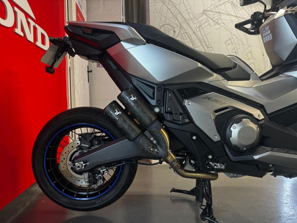 HONDA X-ADV 4