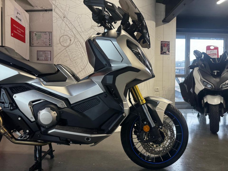 HONDA X-ADV 4