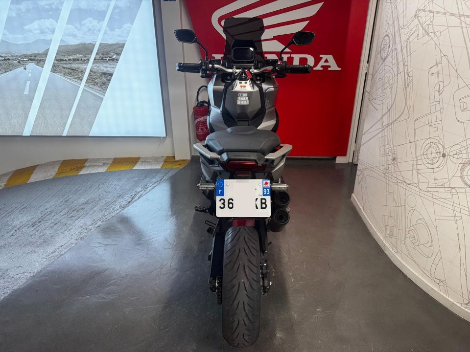 HONDA X-ADV 4