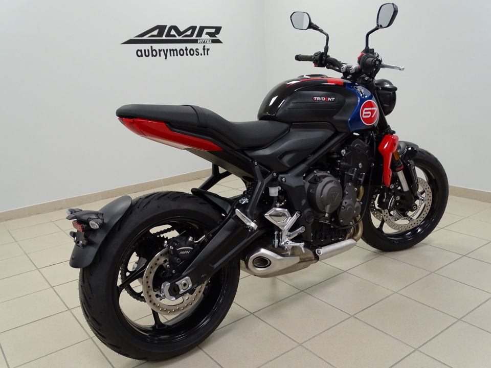 TRIUMPH TRIDENT 660 4