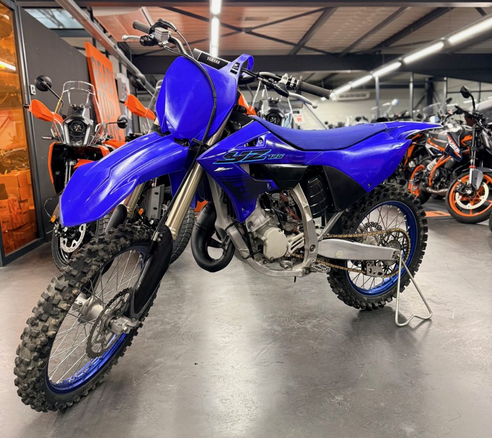 YAMAHA YZ 125 4