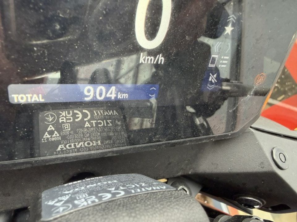 HONDA CB 750 HORNET 4