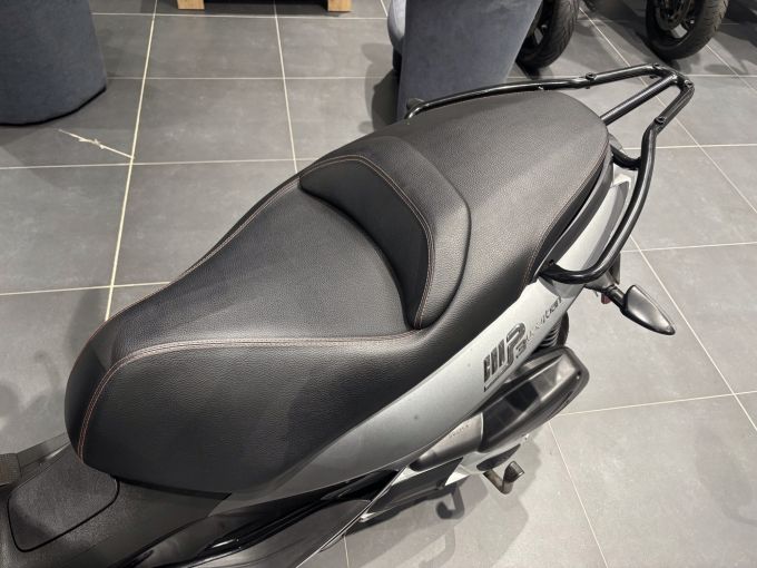 PIAGGIO MP3 300LT YOURBAN 4