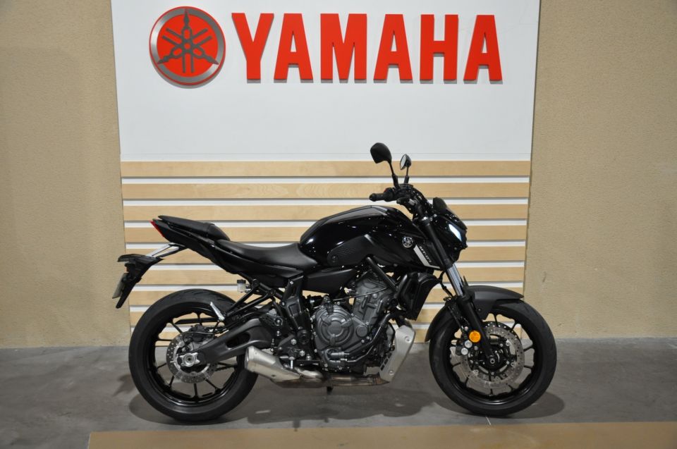 YAMAHA MT-07 (47.5CV) 4