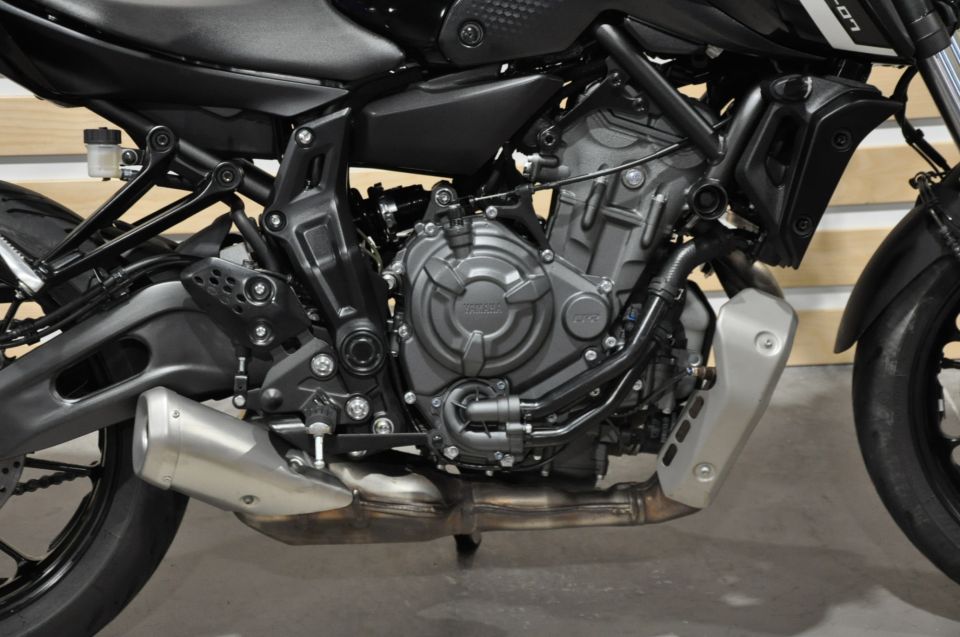 YAMAHA MT-07 (47.5CV) 4