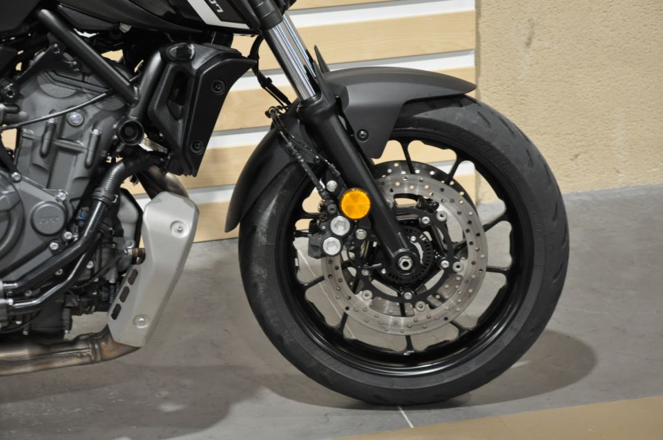 YAMAHA MT-07 (47.5CV) 4