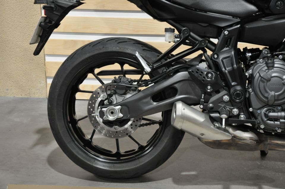 YAMAHA MT-07 (47.5CV) 4
