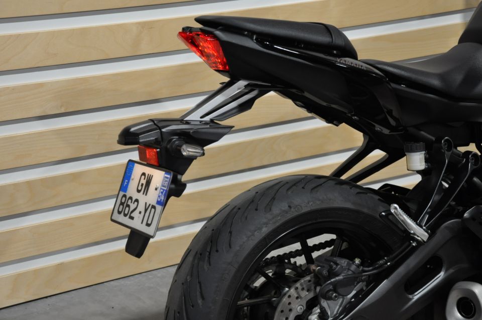 YAMAHA MT-07 (47.5CV) 4