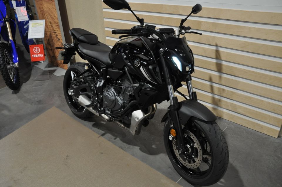 YAMAHA MT-07 (47.5CV) 4
