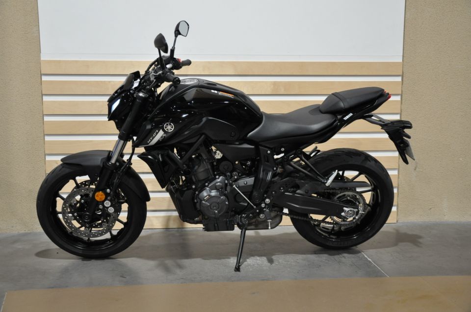 YAMAHA MT-07 (47.5CV) 4