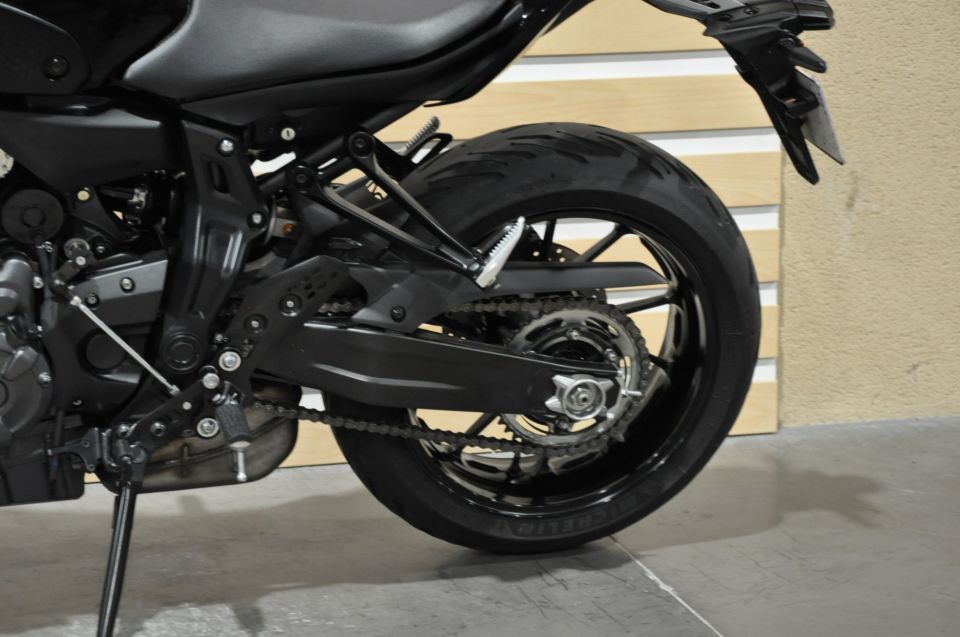 YAMAHA MT-07 (47.5CV) 4