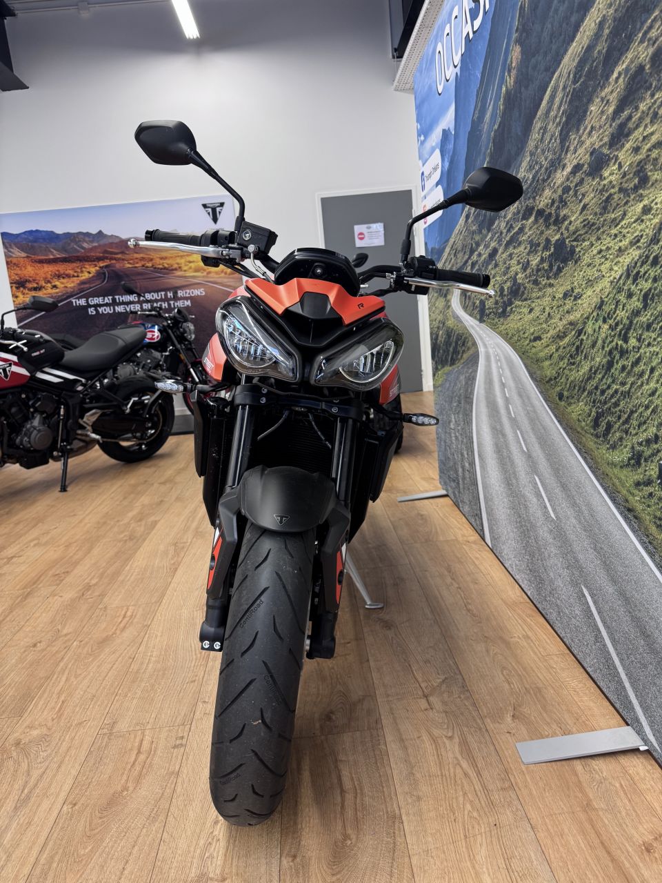 TRIUMPH STREET TRIPLE 765 R 4