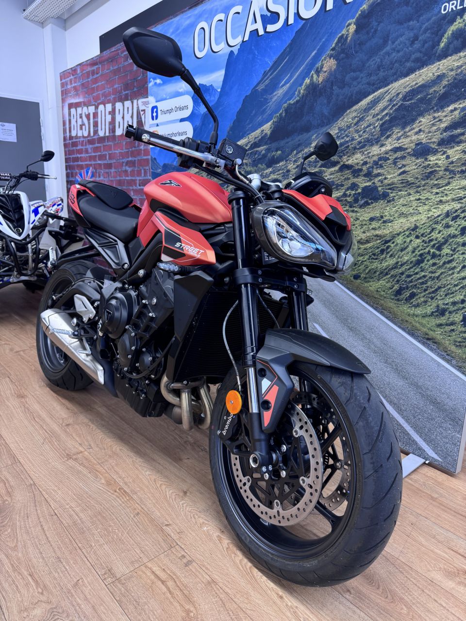TRIUMPH STREET TRIPLE 765 R 4