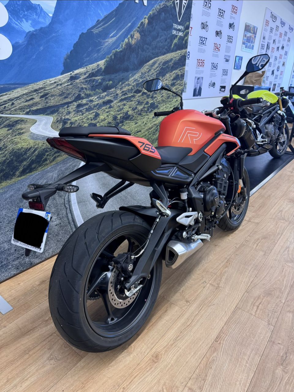 TRIUMPH STREET TRIPLE 765 R 4