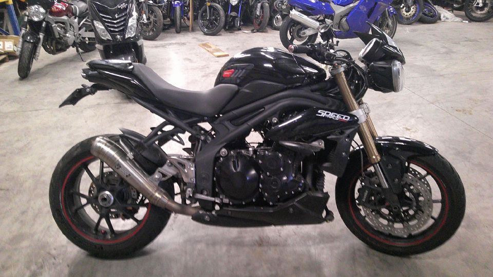 TRIUMPH SPEED TRIPLE 1050 4
