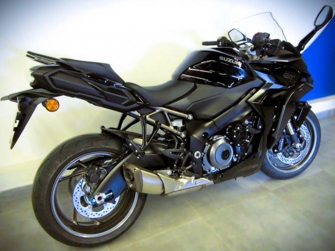 SUZUKI GSX-S 1000 GT 4