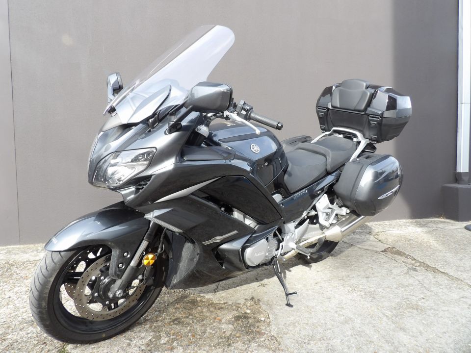 YAMAHA FJR 1300 AE 4
