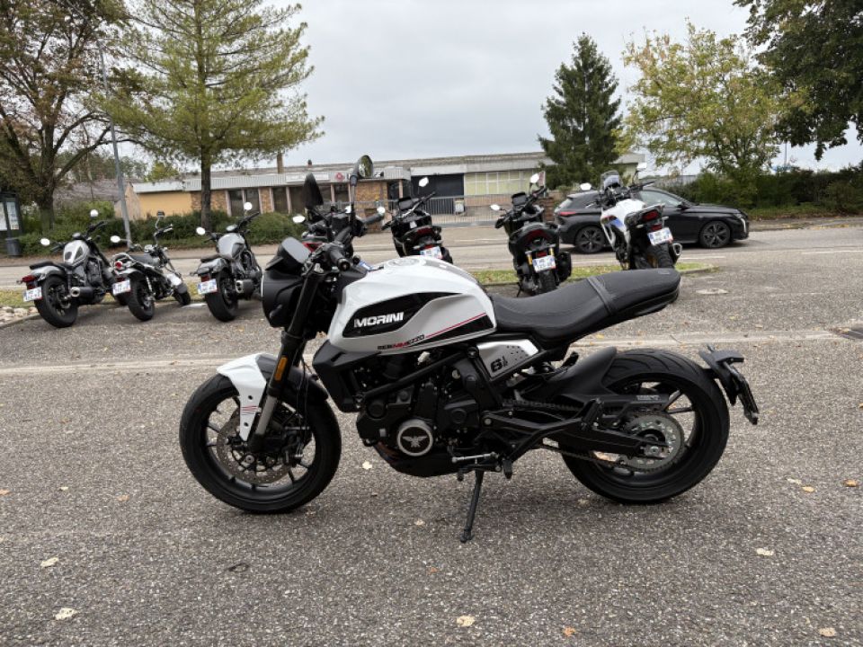 MOTO MORINI SEIEMMEZZO SCR 4