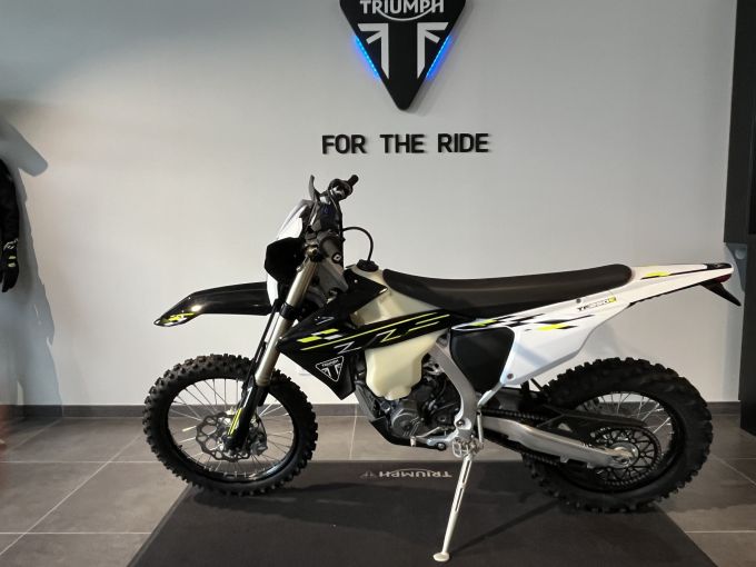 TRIUMPH TF 250-X 4